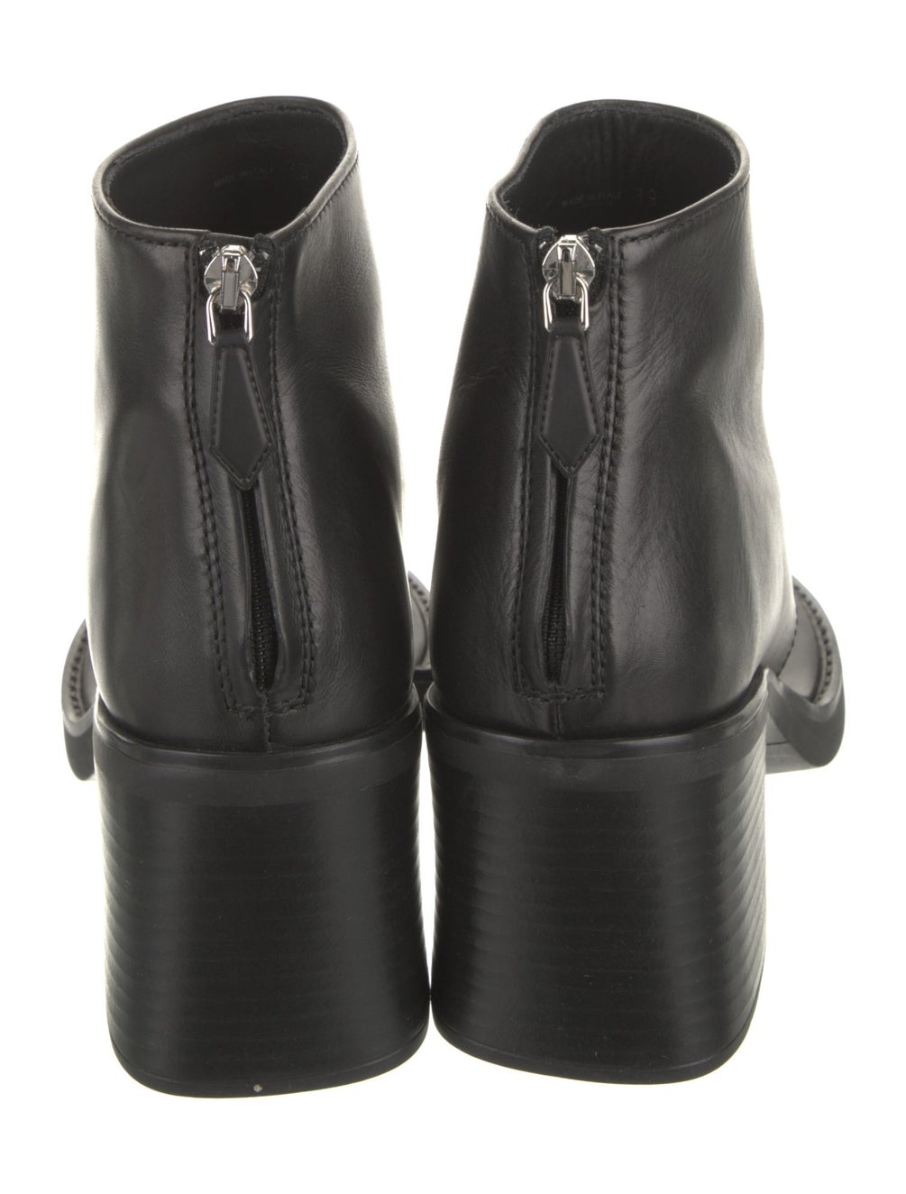 Miu Miu
Leather Sandals
Women's Size: 8