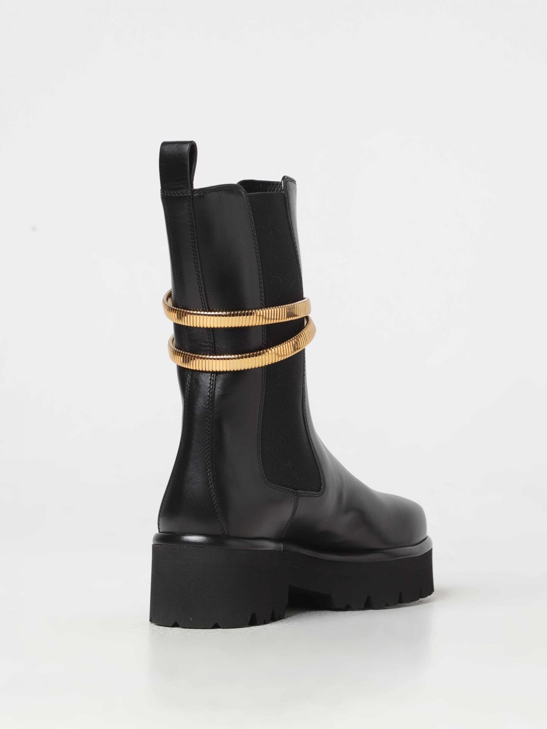 RENÉ CAOVILLA
Embellished leather Chelsea boots size 10